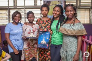 Teenage patients with completed 3D puzzle - Lluvia health